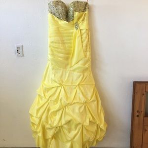 Beautiful Lemon Yellow formal dress!